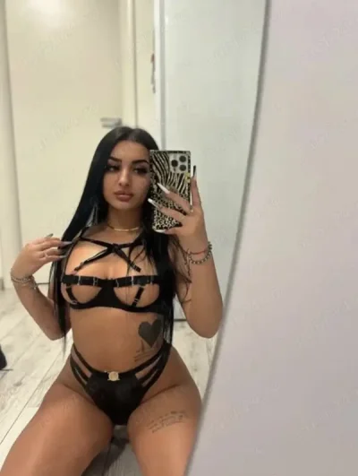 Caut colega detin locuinta si masina mai multe detalii pe wapp