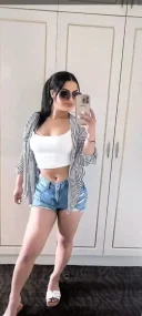 Transexuala eleganta top cristal party deplasari 21 de ani - imagine 1