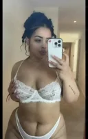 Noua venita cu sau fara imi place saruturi atingeri peste tot reala 100 reala 100 - imagine 1