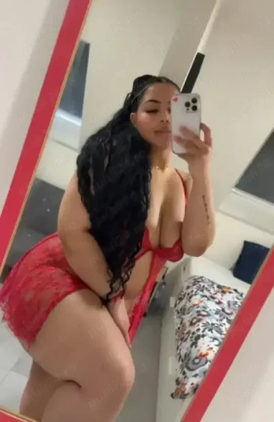 Noua venita cu sau fara imi place saruturi atingeri peste tot reala 100 reala 100