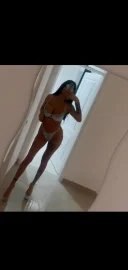 Bruneta siliconata doar pana duminica la voi in oras - imagine 2