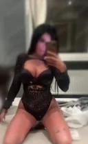 La tine la mine sau la hotel cupluri - imagine 1