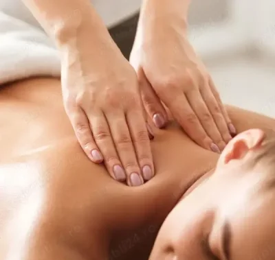 Domn ofer masaj de relaxare domanelor si domnisoarelor