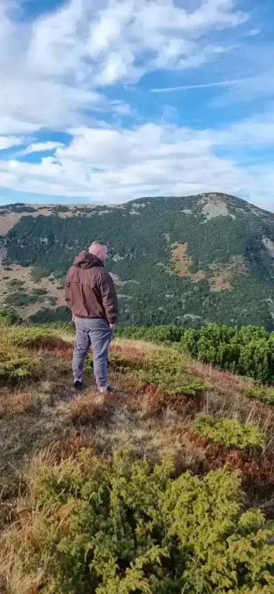 Exclusiv pentru doamne si domnisoare care stiu sa isi asume riscuri si stiu ce vor