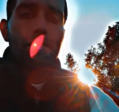 Tanar de 23 de ani activ si pasiv fac si deplasari