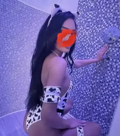 Bruneta reala slabuta sexi slim pentru putin timp in orasul tau