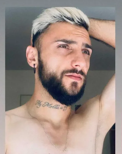 Confirmare watzapp yanis un tip slim pentru prima oara la voi in oras