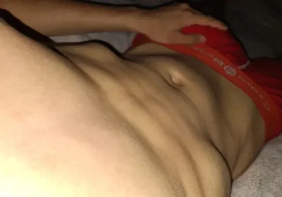 Barbat 24 de ani caut fete cupluri