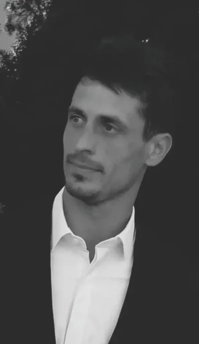 Baiat tanar discret activ si de incredere aici pentru doamne domnisoare dornice