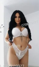 Bruneta seducatoare atenta la dorintele tale - imagine 2