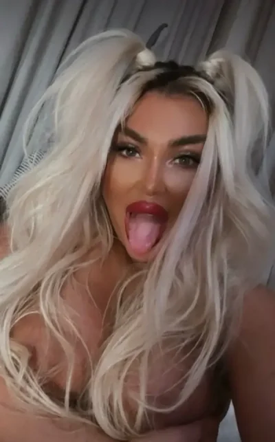 La mine la tine sau la hotel