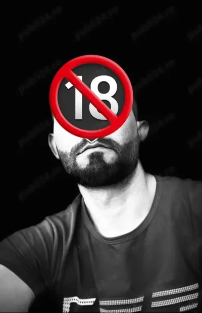 Tanar discret si linistit