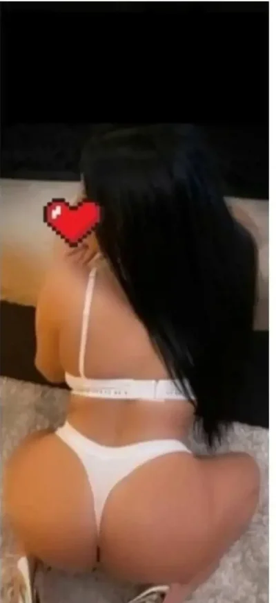 Alice noua la tine in oras gata de party