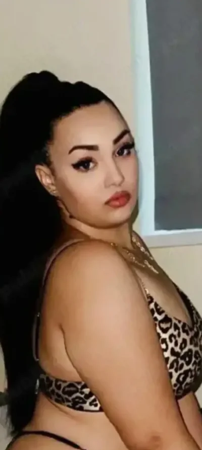 Buna ma numesc damaris am 26 de ani o fata cu forme sanii nr 5 jucausa