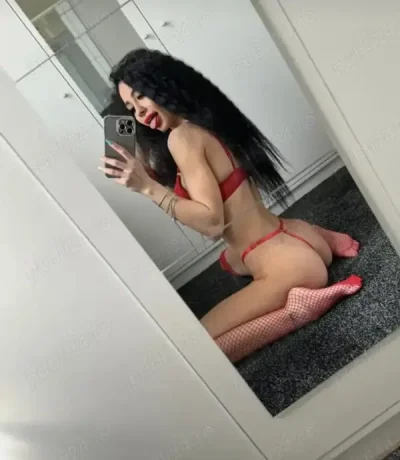 Non stop la mine sau la hotel