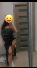 Rebeka bruneta cu forme naturale - imagine 1