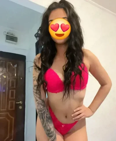 Bruneta cu forme noua in orasul tau