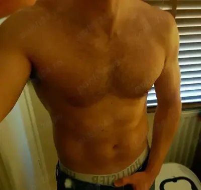 El pentru ea in cautarea unei doamne pentru distractie