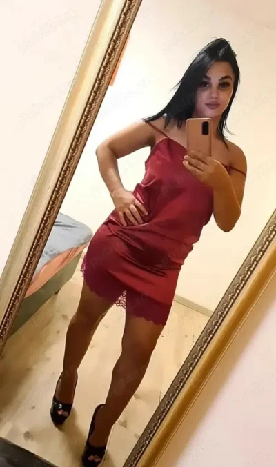 Andreea 35 anii singura in locatie