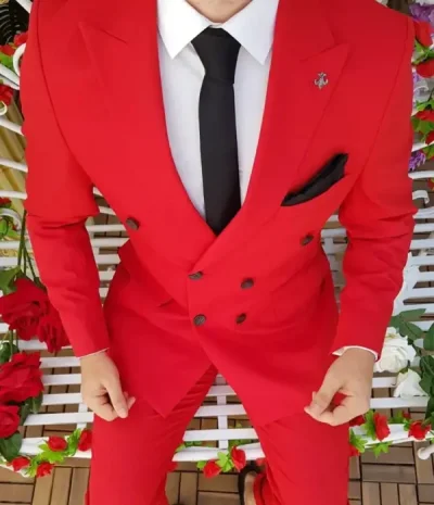 Barbat atragator tatuat 28 ani pentru doamne de toate varstele