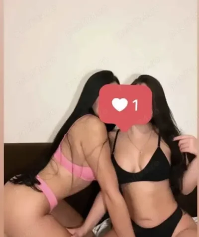 Giulia si melisa 2 fete jucause