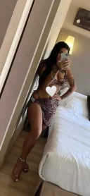 Bruneta botoxata tunata fac si deplasari - imagine 1