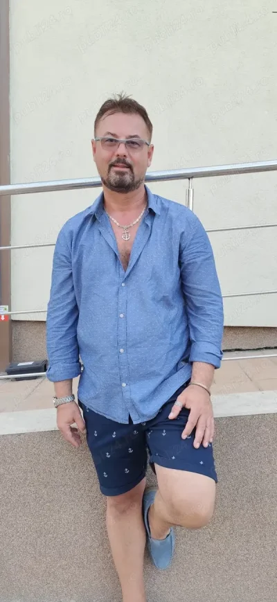 Doresc cunostinta cu o doamna casatorita din constanta