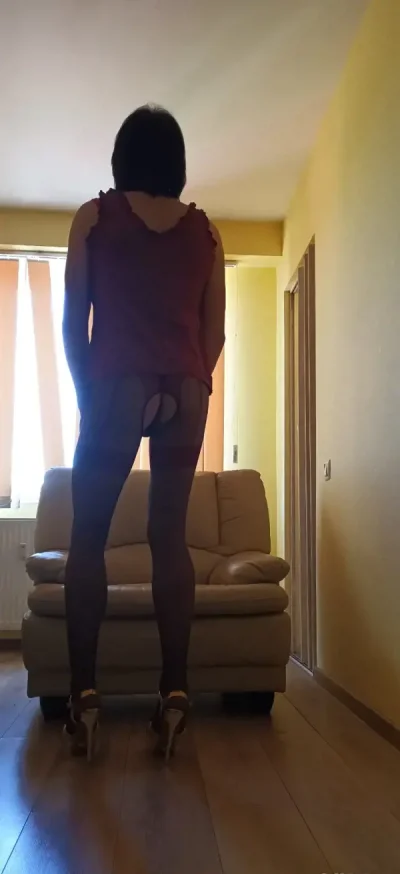 Travestita feminina disponibila pentru orice fantezie