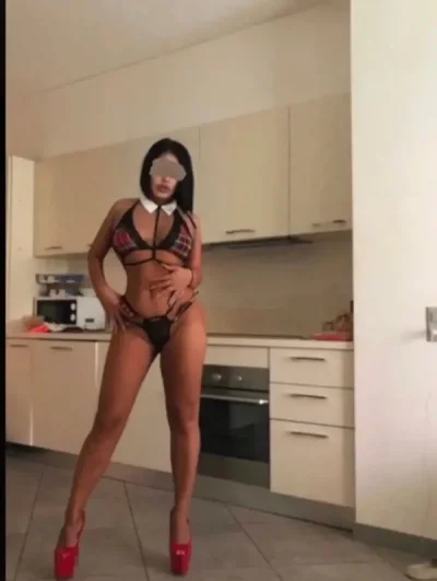 Rebecca din nou la voi