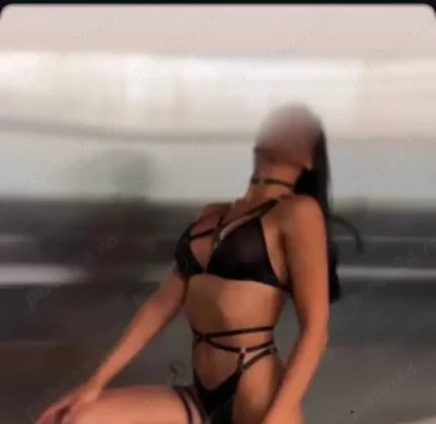 Buna sunt rosse si sunt noua la tine in oras te astept