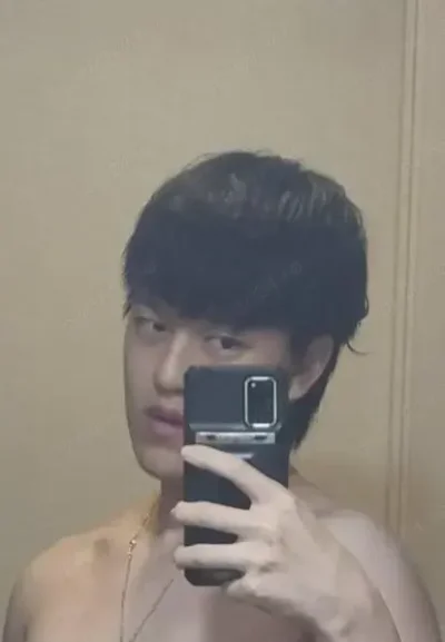 Tanar jucaus pasiv asiatic 23 ani totul pentru tine