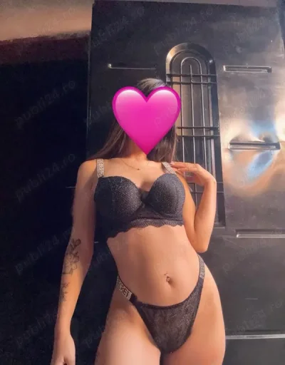 Bruneta skinny reala 100