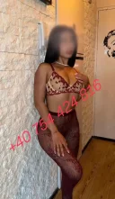 Bruneta sexy doar deplasari - imagine 5