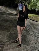 Bunaaa ma numesc roxana si sunt o fire calma si intelegatoare - imagine 1