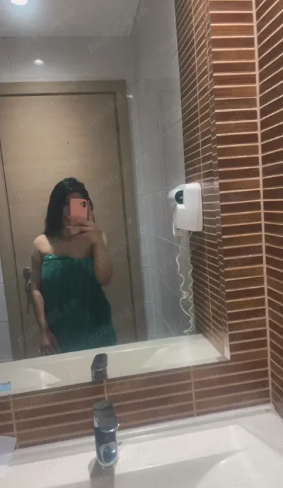 Ma numesc andreea si te astept la mine rin grand