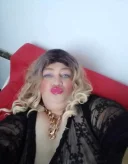 New transsexuala matura reala cu sani plinuta - imagine 1