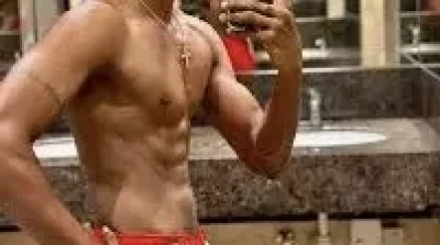 Un baiat tanar pentru toate doamnele