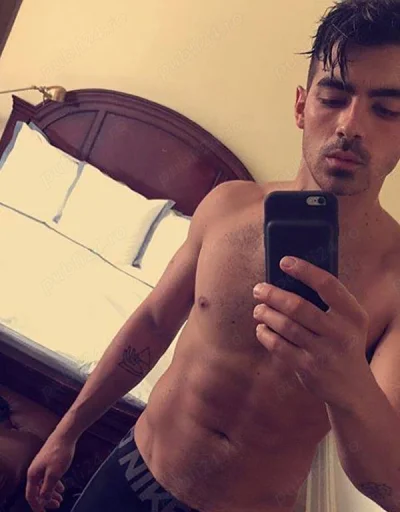 Cuplu cu exp mesaj wapp