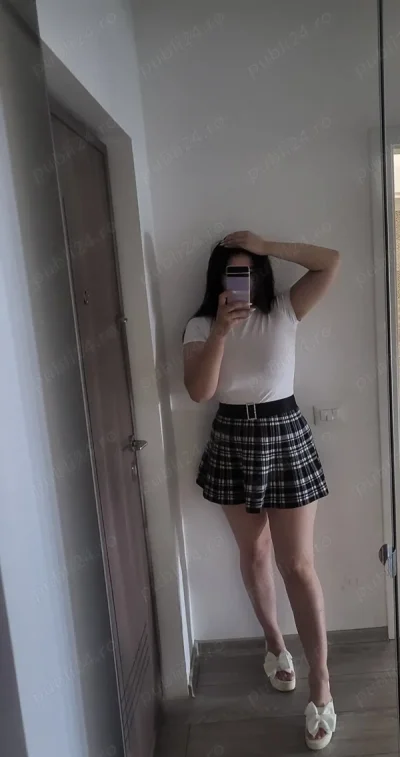 Independenta feminina educata companie selecta in iasi