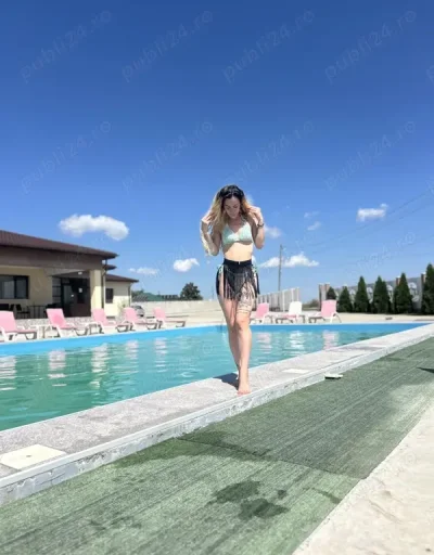 O fata dulce si mereu zambitoare