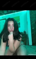 Bruneta 19 ani show la web - imagine 2