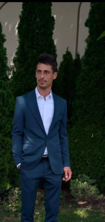 Baiat tanar dotat activ pentru doamne domnisoare