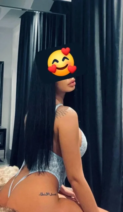 Buna ma numesc alessia noua in orasu tau