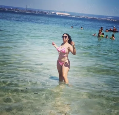 Servicii online show web content sexting