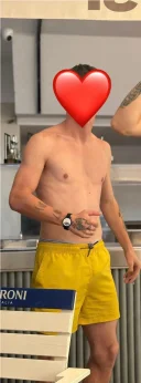 Baiat dotat confirmat cu tatto - imagine 1