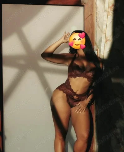 Latina girl reala 100