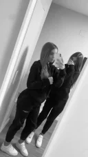 Show cu 2 tinerele - imagine 1