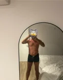 Tanar dragut si discret doresc relatie frumoasa si discreta alaturi de un cuplu dragut si deschis. - imagine 1