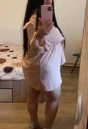 O bruneta cu forme astazi am ajuns la tine in oras - imagine 1