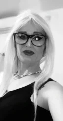 Doamna matura 43 de ani - imagine 1